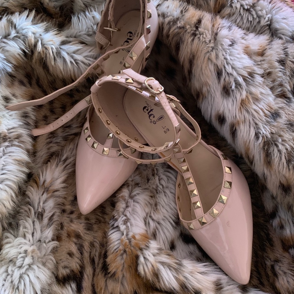 Heel - Picture 2 of 5